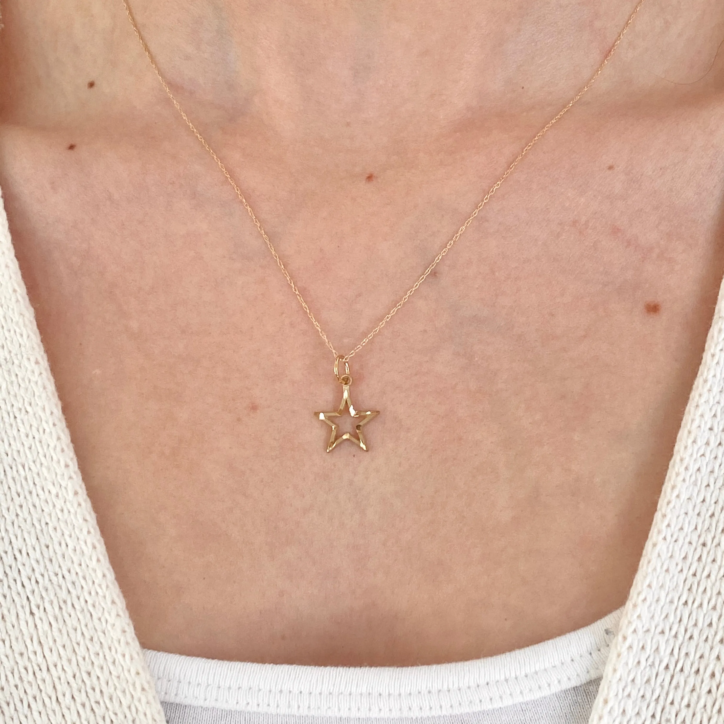 10KT Yellow Gold Diamond-Cut Star Pendant Chain Necklace