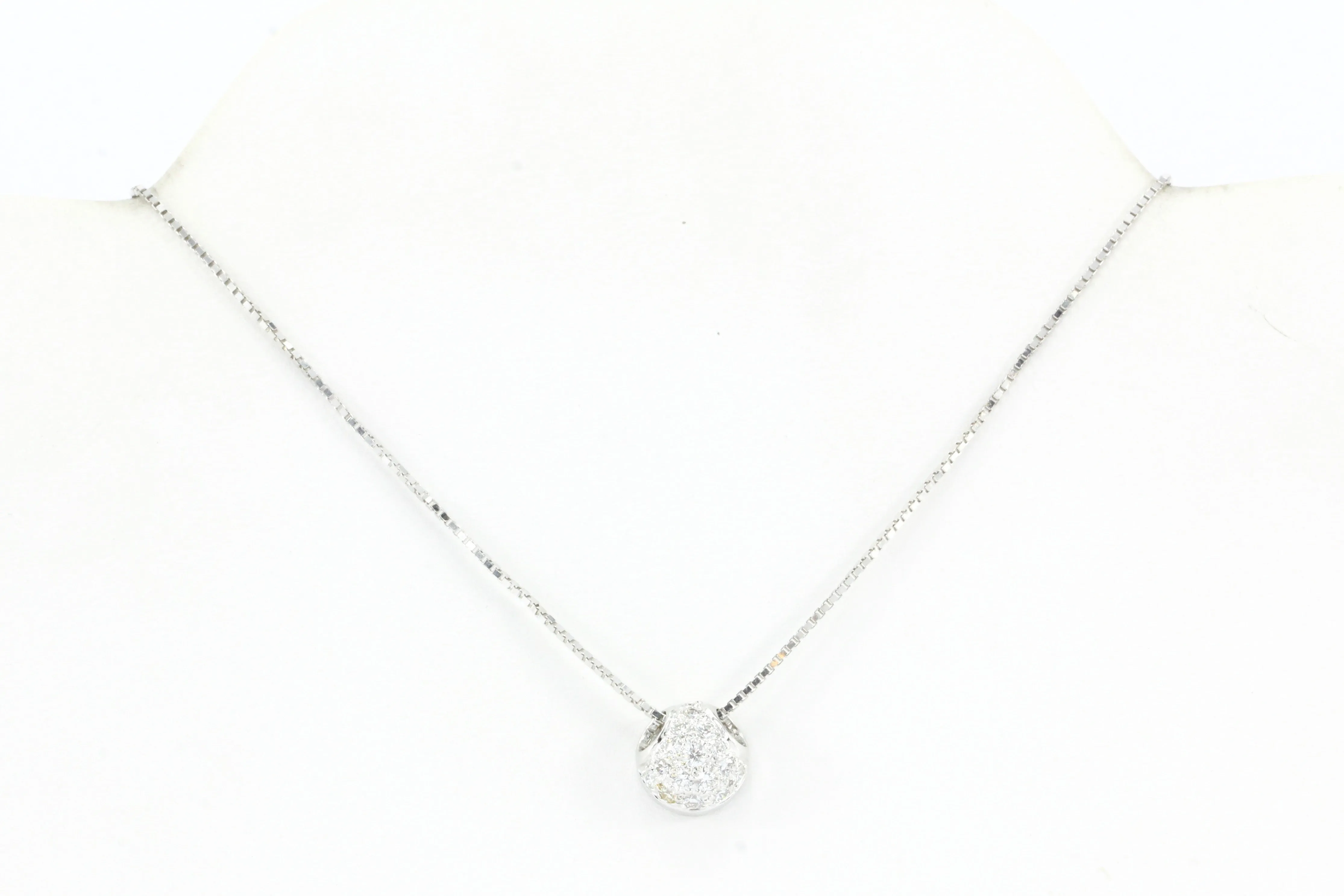18K White Gold .15 CTW Diamond Pendant Necklace