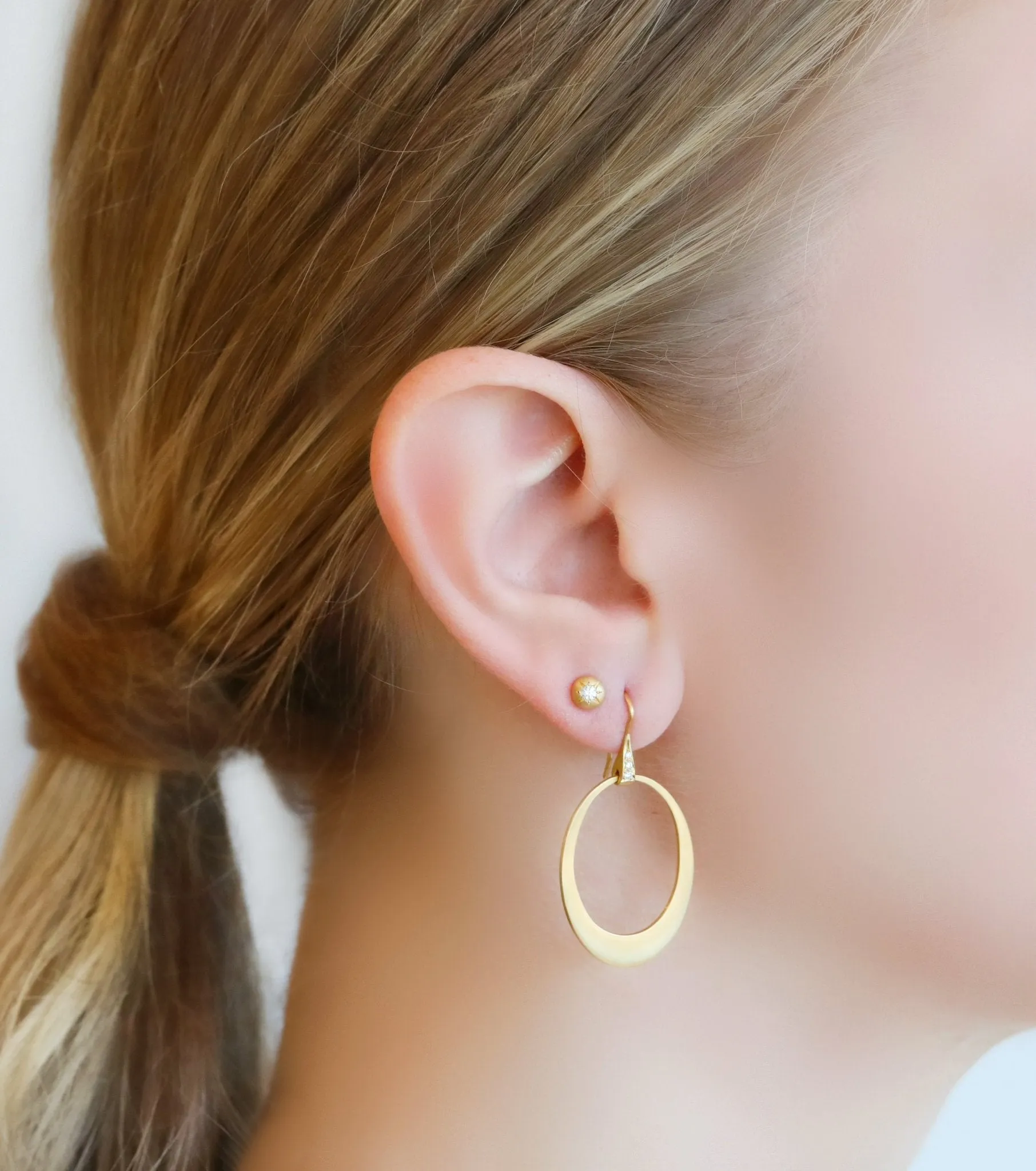 20K Gold Graduated Oval "Doorknocker" Hoop Earrings on Sculptural Pave Diamond Earwires