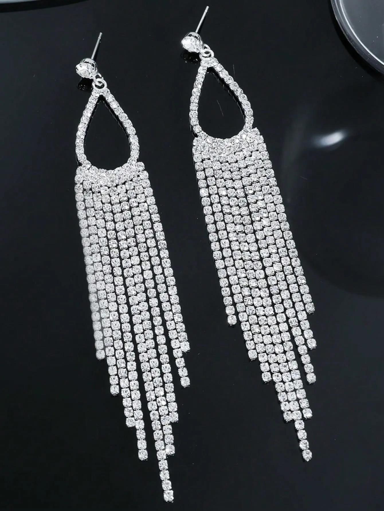 2pcs Full Diamond Geometric Decor Tassels Earrings