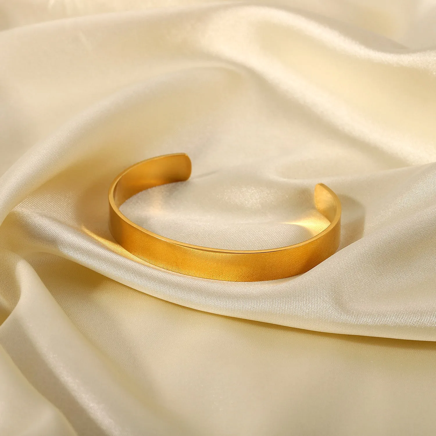 5pcs New 18K Gold Stainless Steel Smooth Wide Plate Bracelet Fashion Simple Style Women's Bracelet Titanium Steel Hand Jewelry