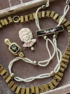 BLACK PEARL ELOISE Pearl Necklace