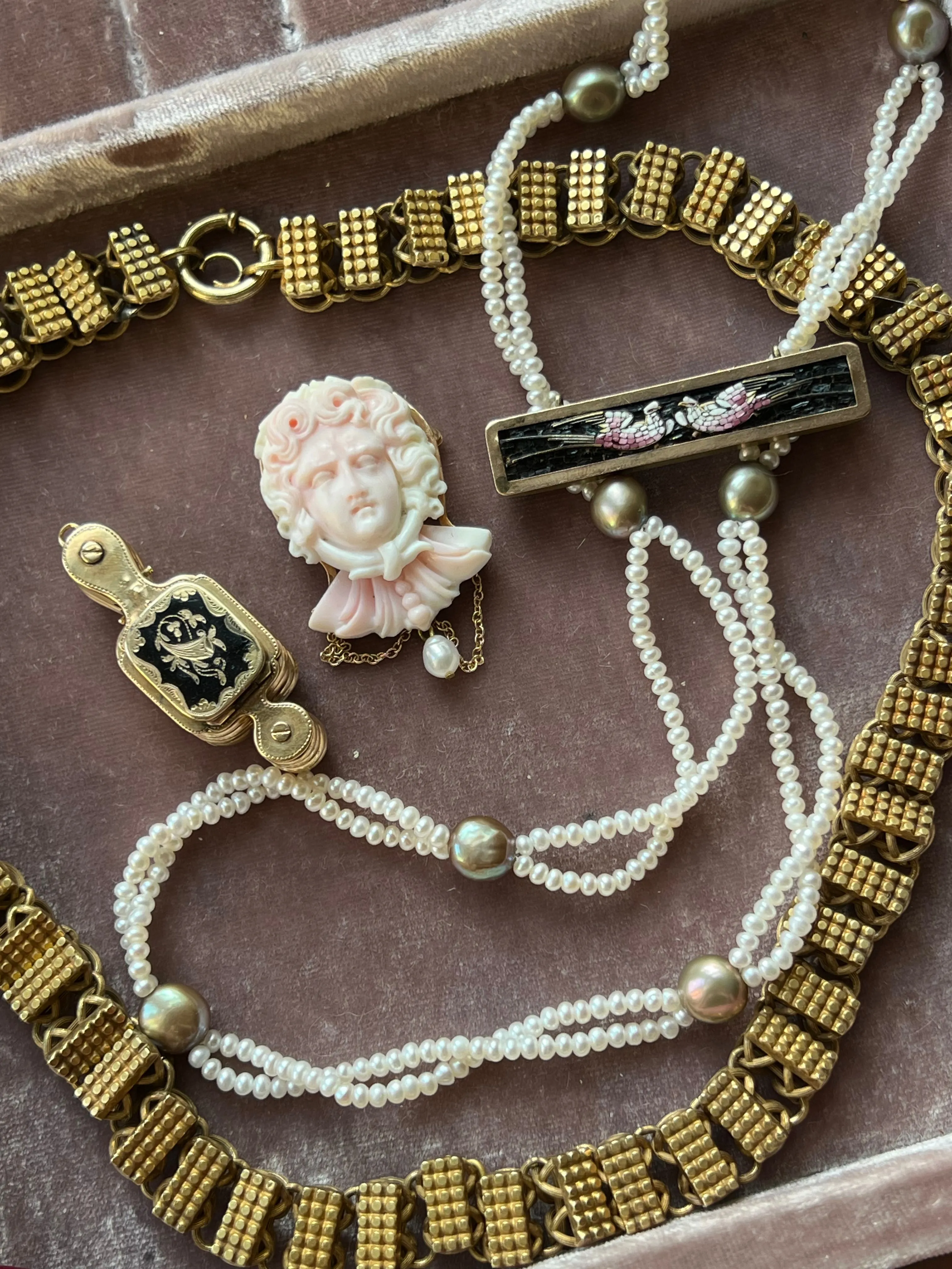BLACK PEARL ELOISE Pearl Necklace