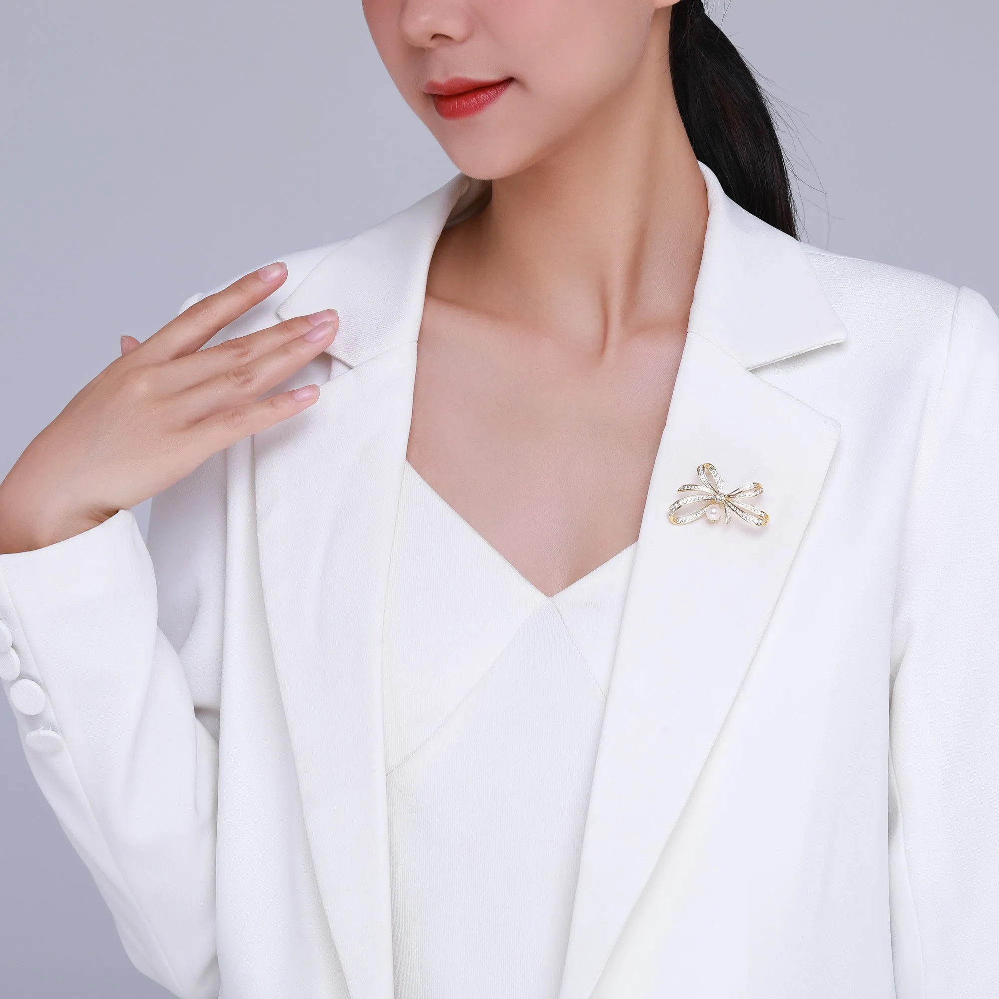 Bow Pearl Brooch