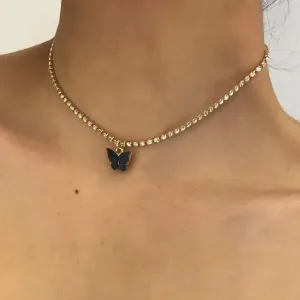 Butterfly Pendant Charm Necklace Cute Acrylic Necklace Butterfly Shape Jewelry for Women and Girls Fashion Simple Style Cute Butterfly Pedant Necklace for Women Simple Neck Collar Choker Necklace Jewelry For Women