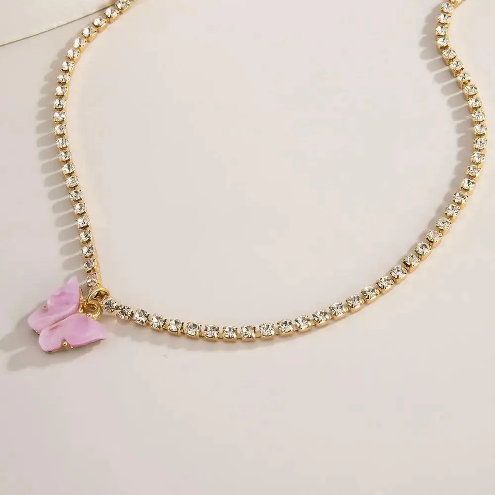 Butterfly Pendant Charm Necklace Cute Acrylic Necklace Butterfly Shape Jewelry for Women and Girls Fashion Simple Style Cute Butterfly Pedant Necklace for Women Simple Neck Collar Choker Necklace Jewelry For Women