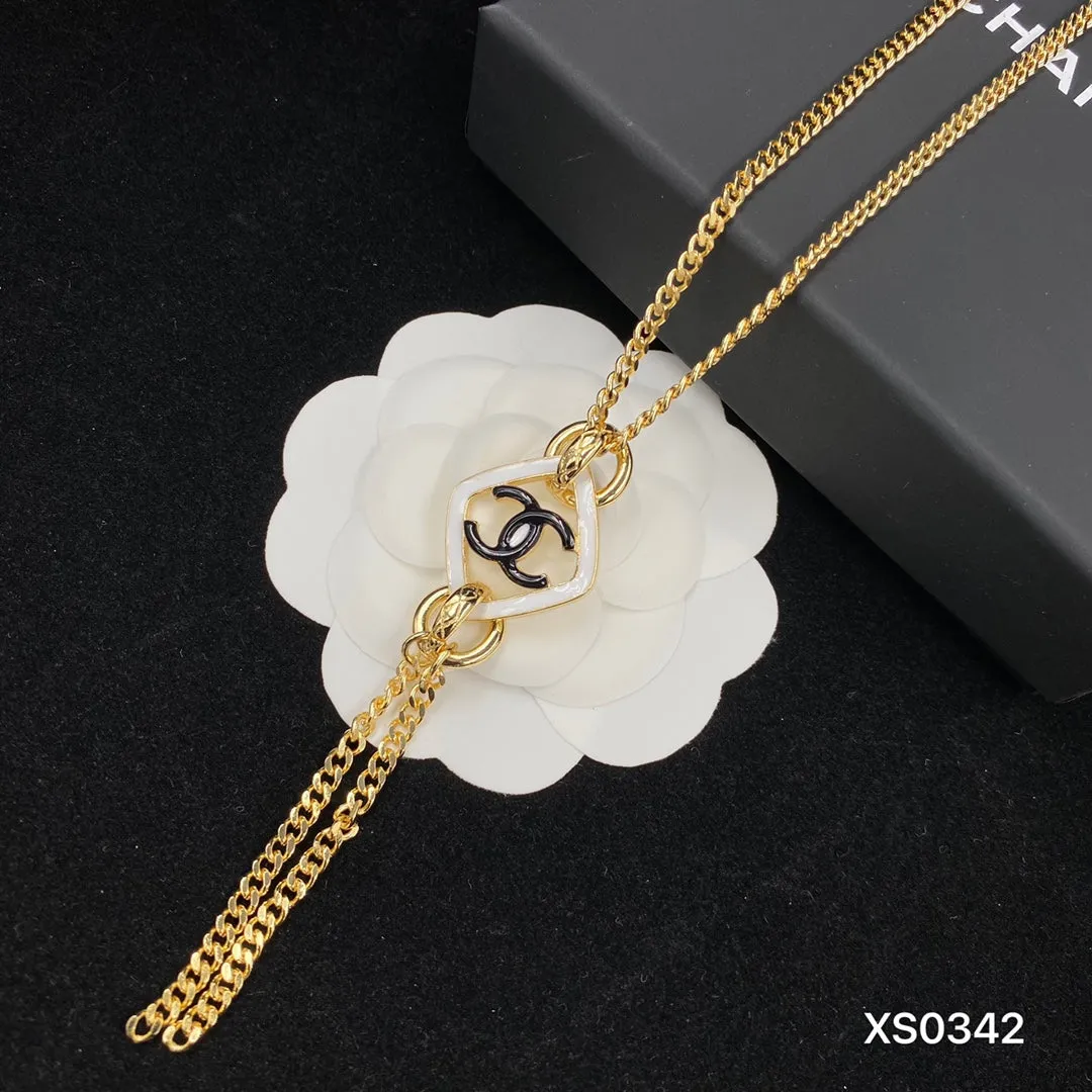 Charming Geometric Gold Chain