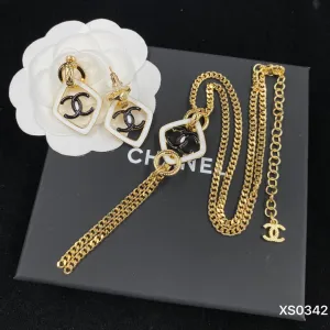 Charming Geometric Gold Chain