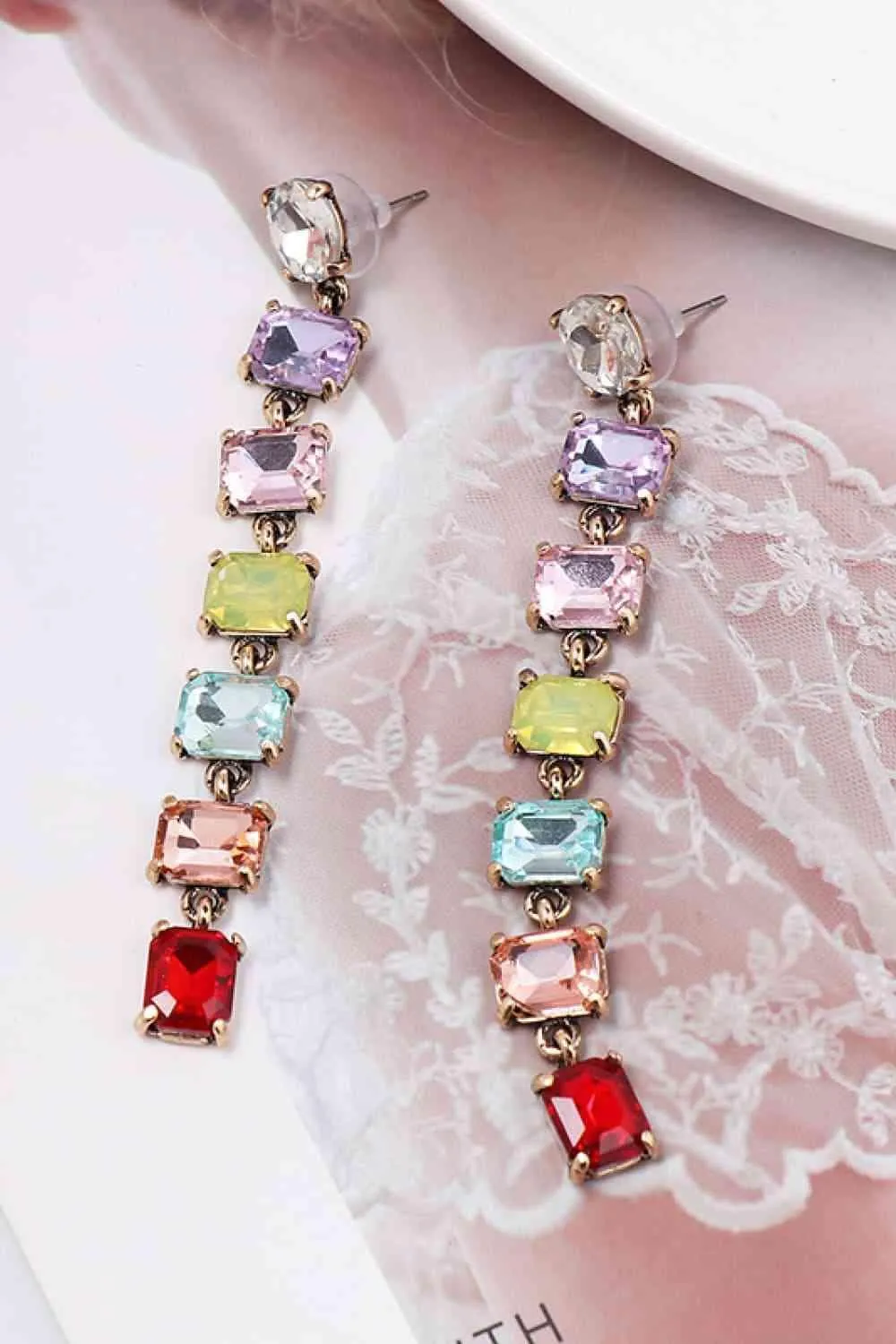 Chic Vibe Resin Geometric Dangle Earrings