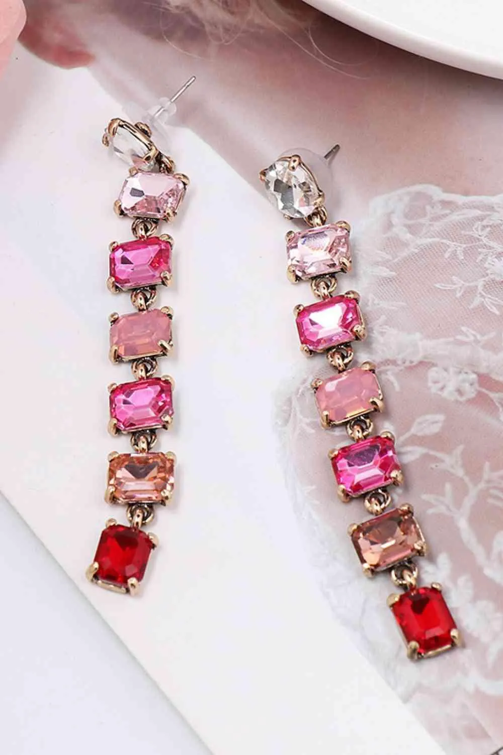 Chic Vibe Resin Geometric Dangle Earrings