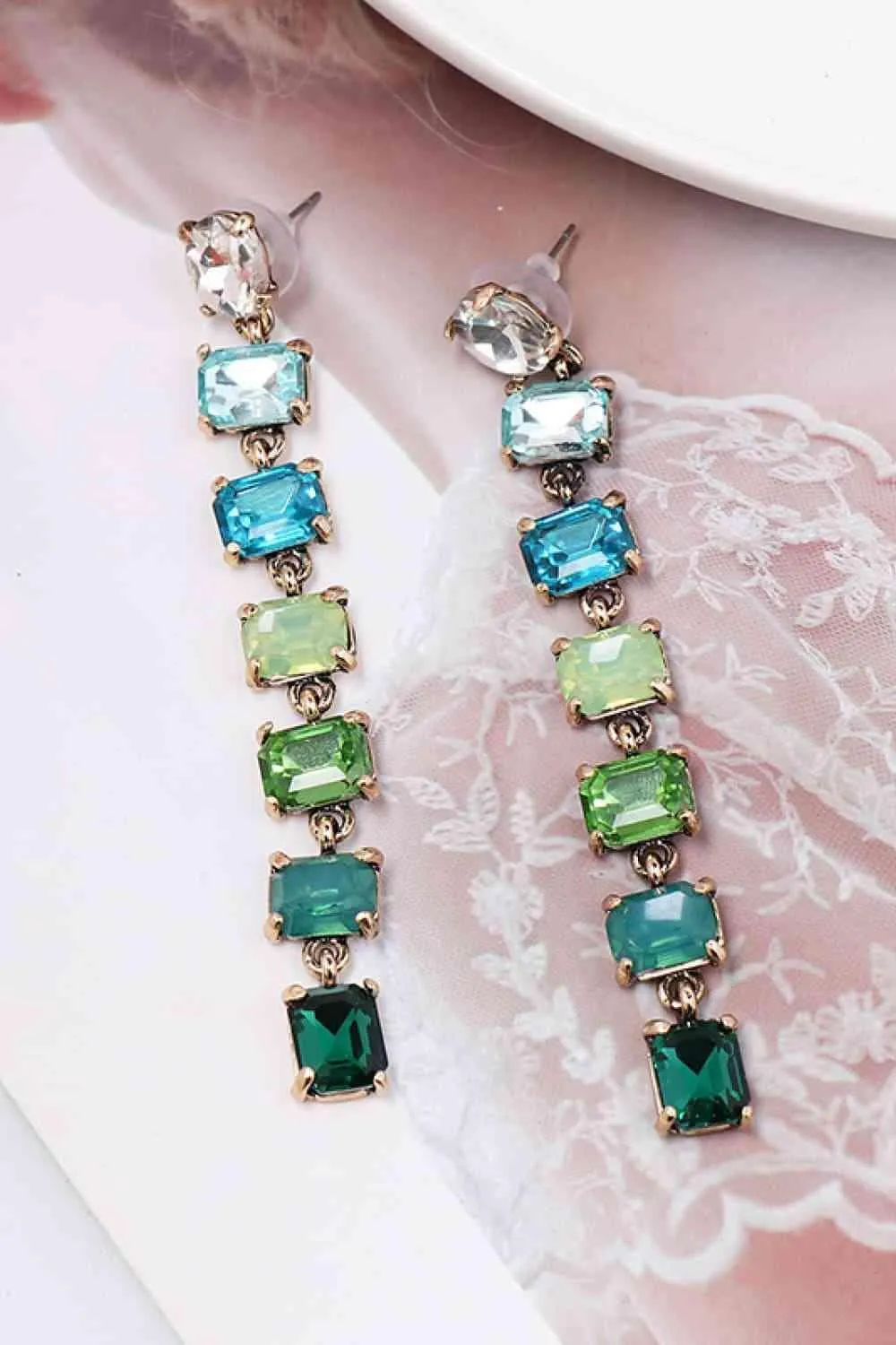 Chic Vibe Resin Geometric Dangle Earrings