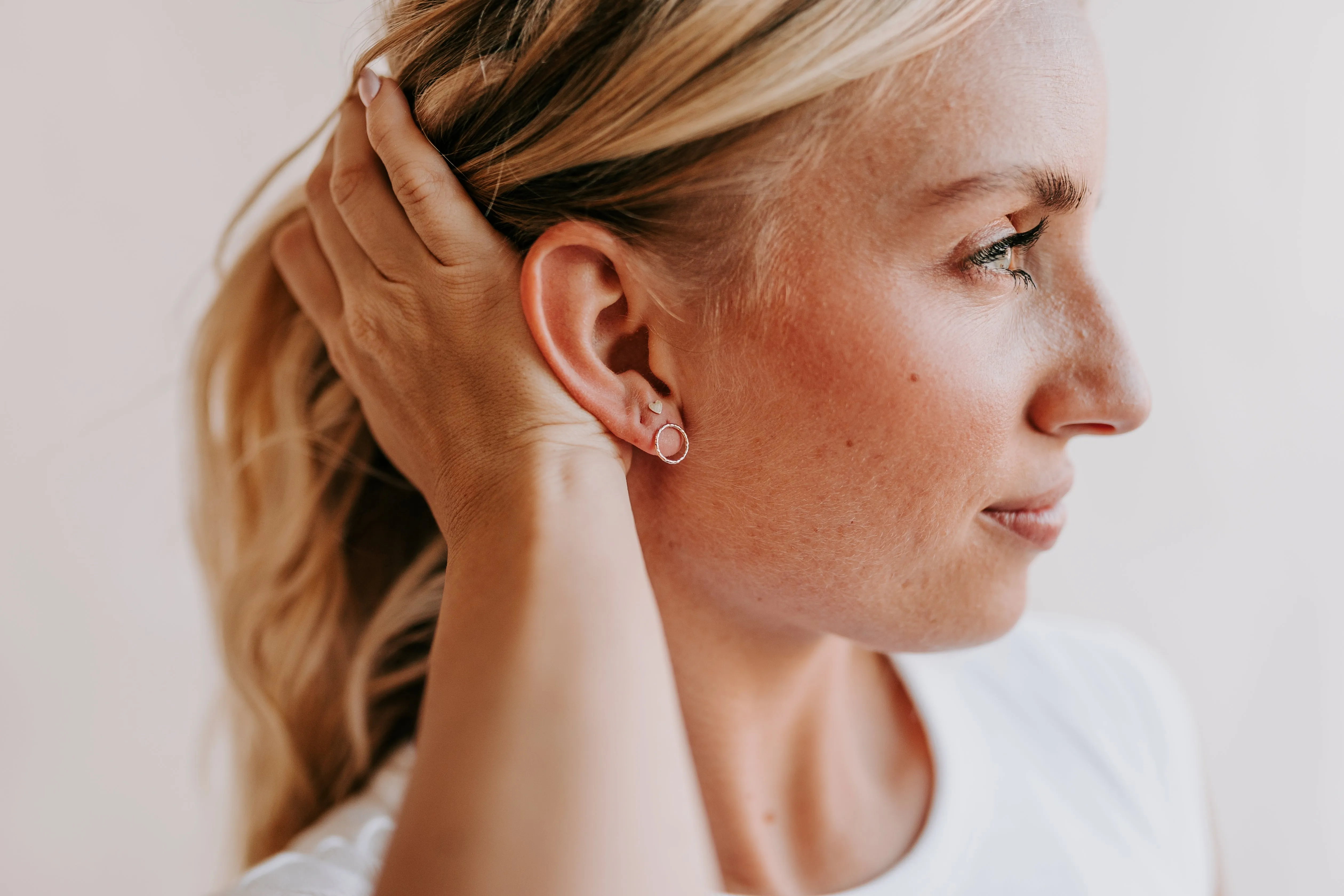 CIRCLE POST EARRINGS