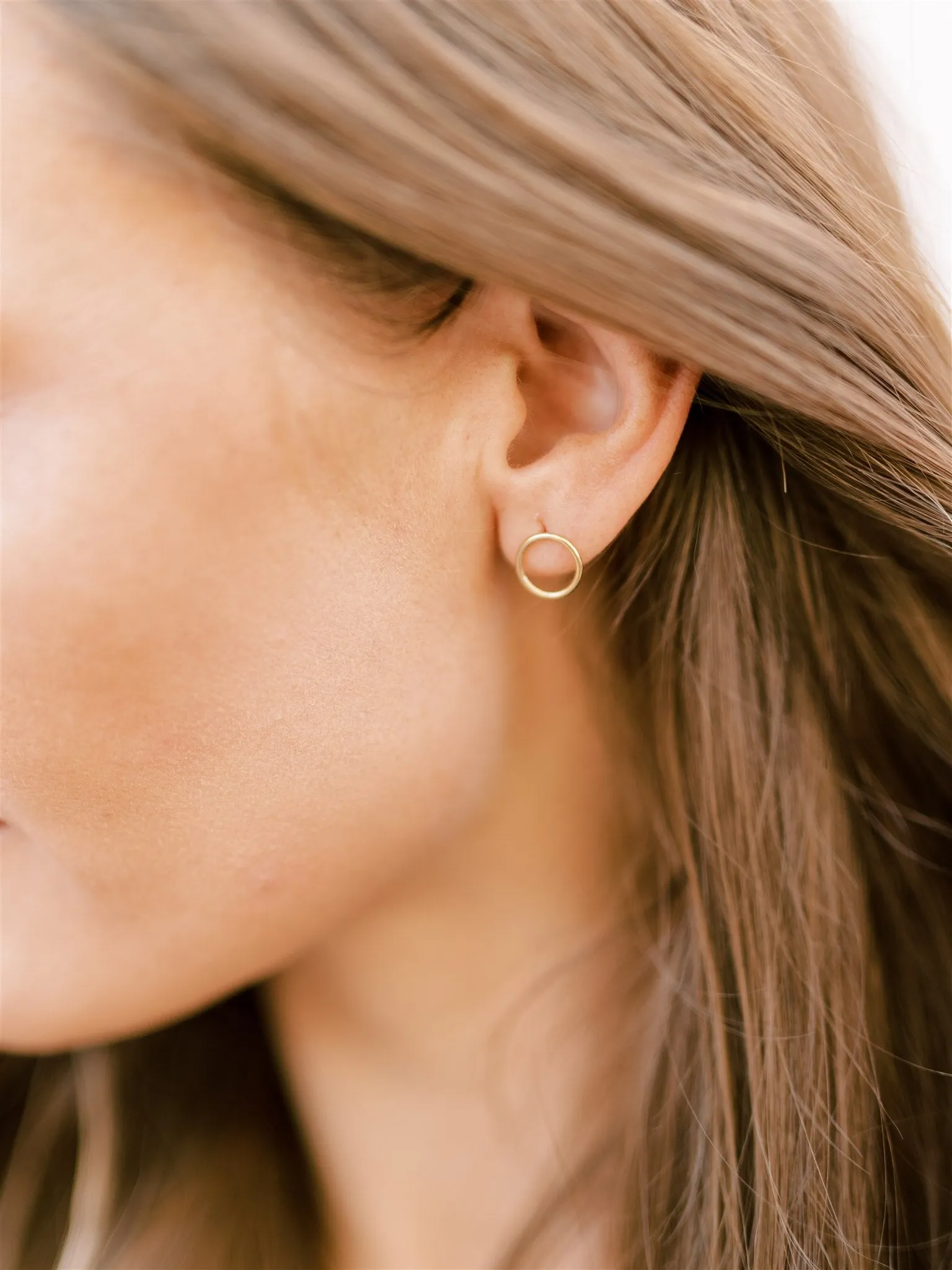 CIRCLE POST EARRINGS