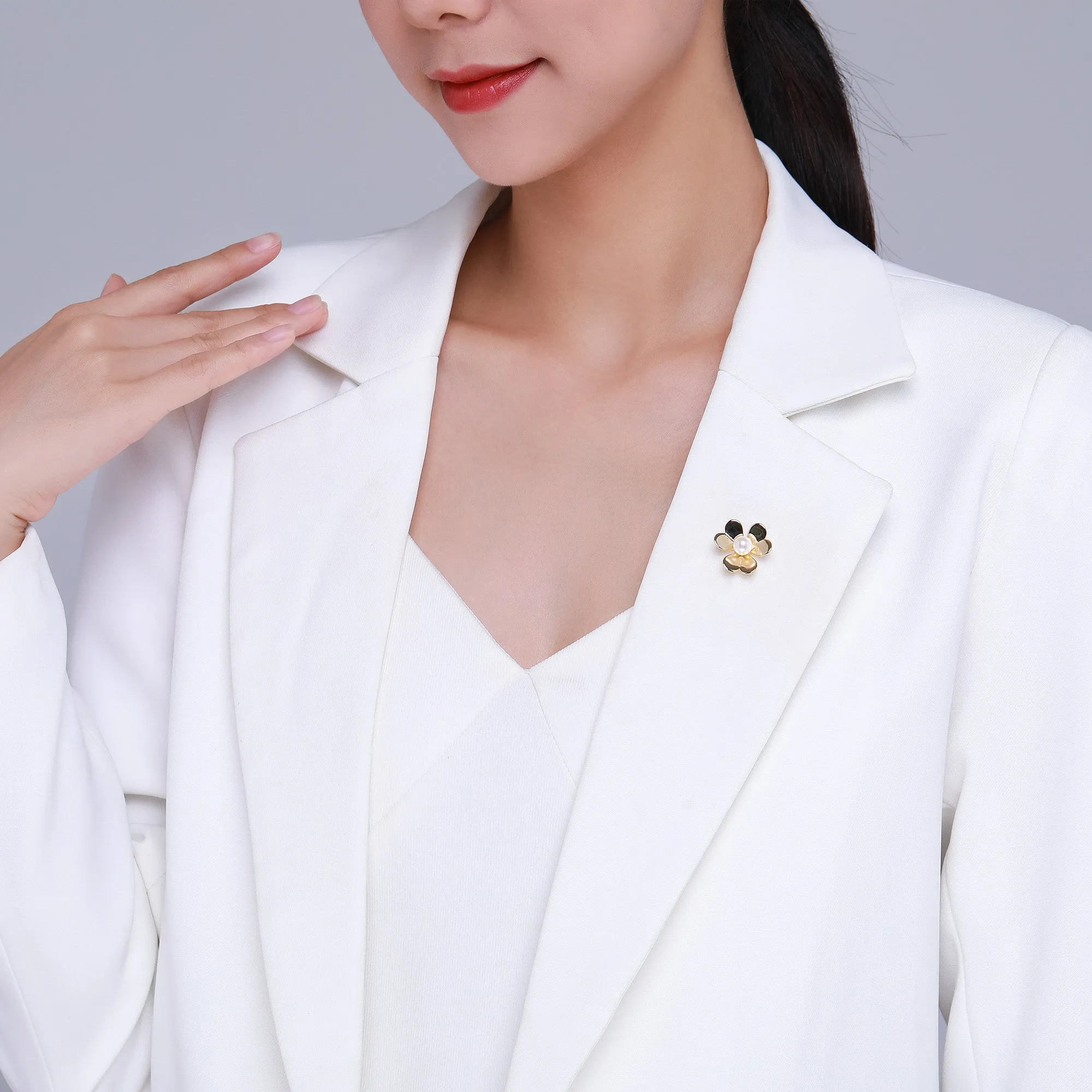 Clover Pearl Brooch