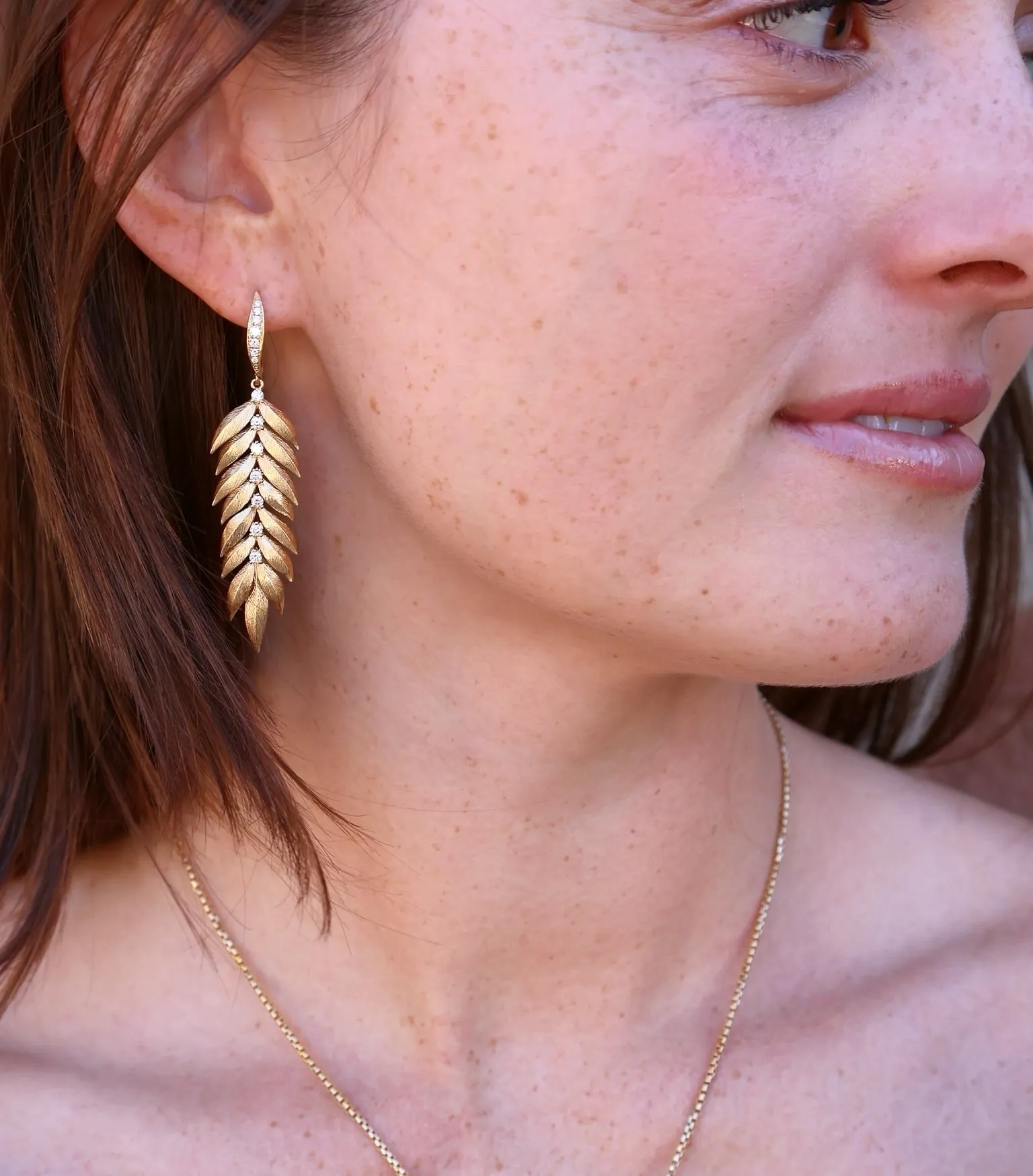 Diamond Folha Drop Earrings