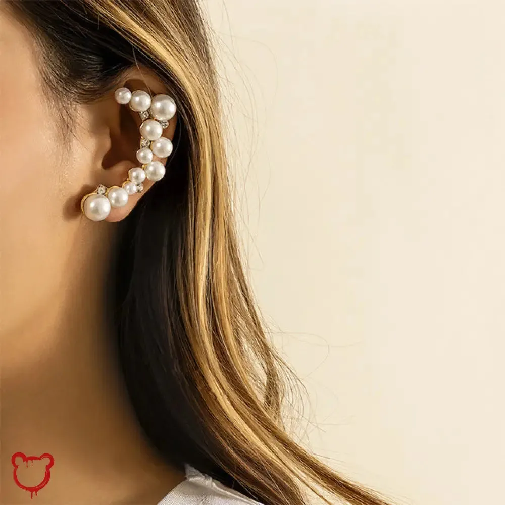 Elf Earrings in Dark Theme