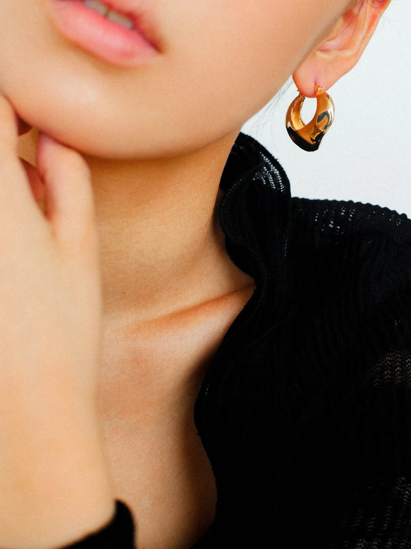 Enamel Twisted Geometric Hoop Earrings