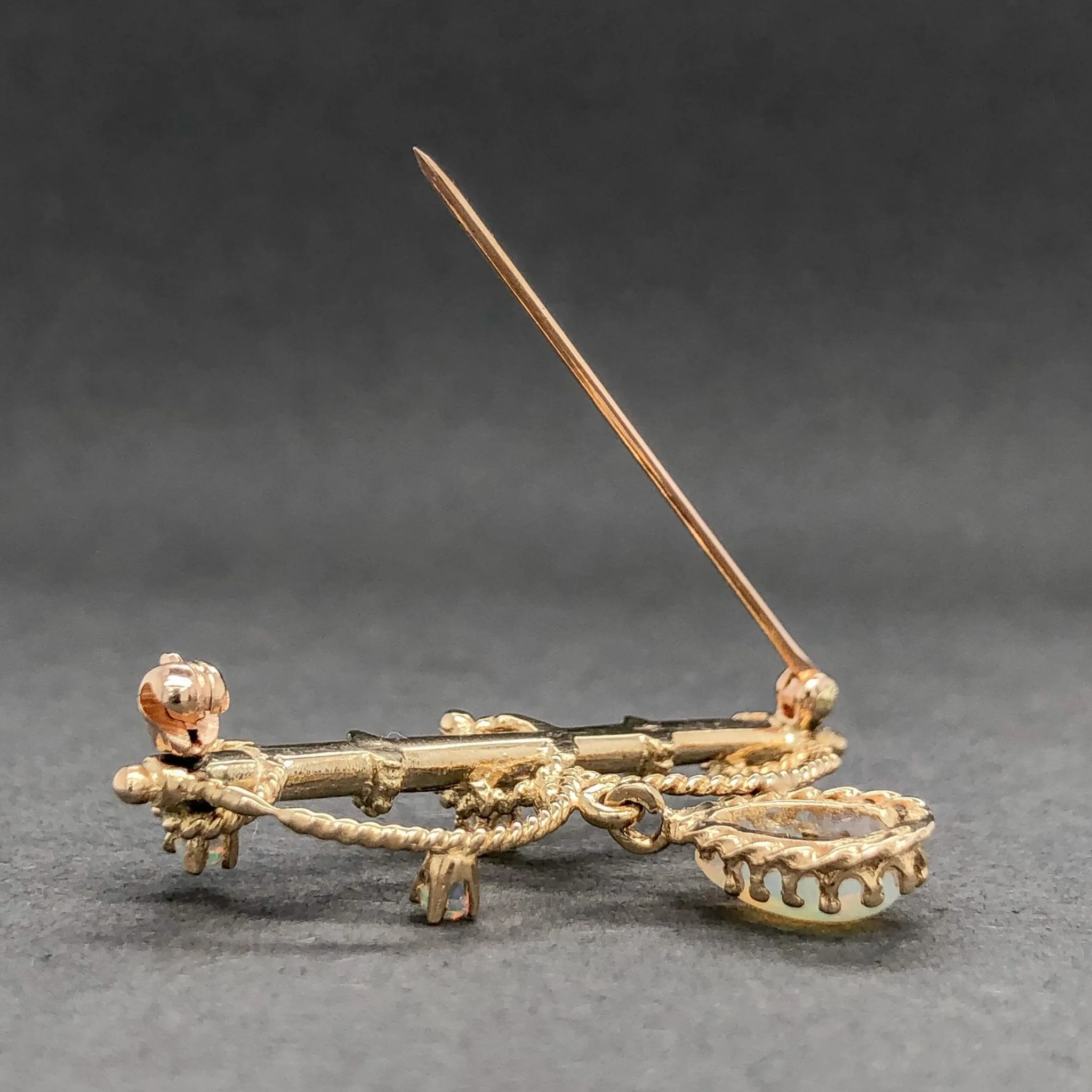 Estate 14K Y Gold 1.06cttw Opal Brooch