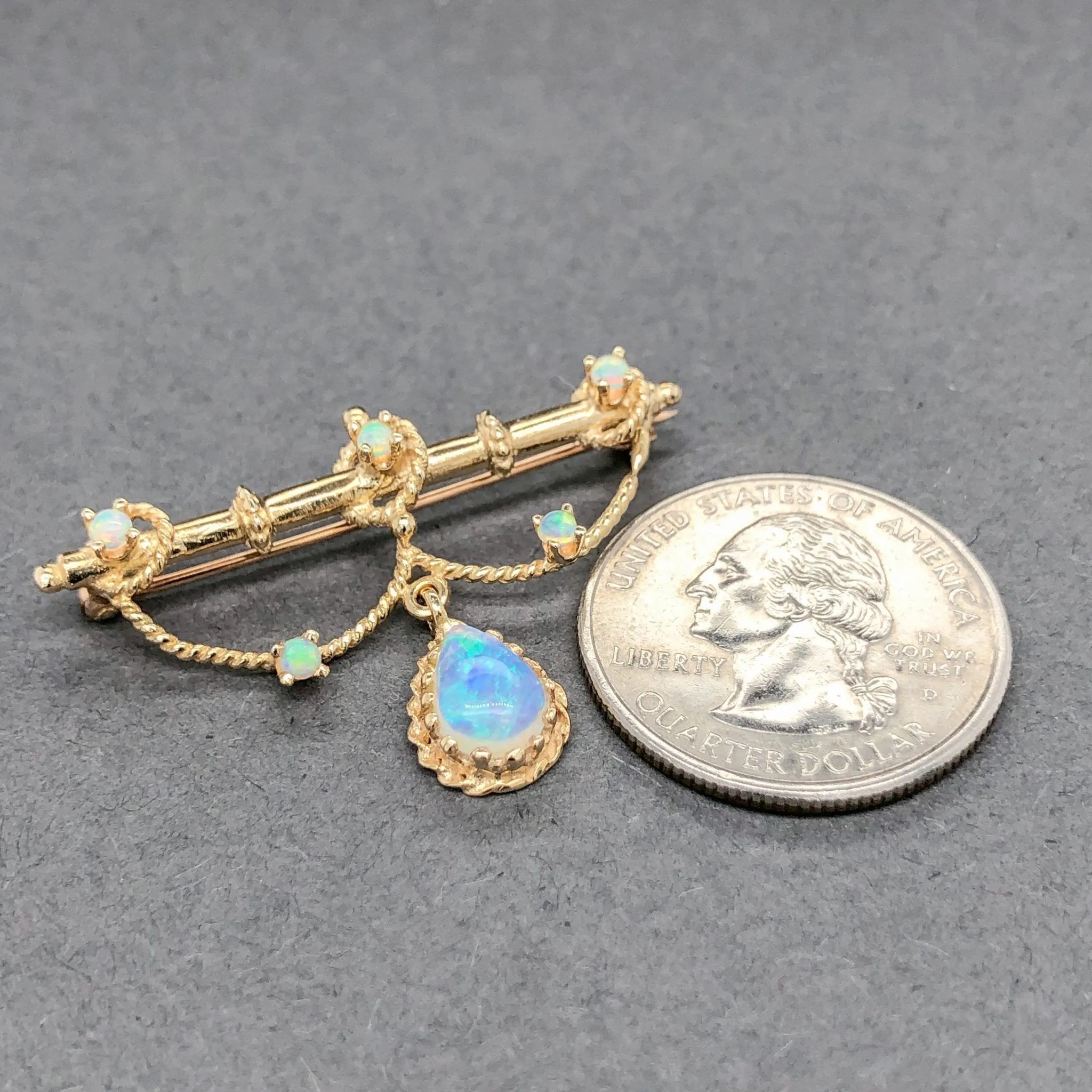 Estate 14K Y Gold 1.06cttw Opal Brooch