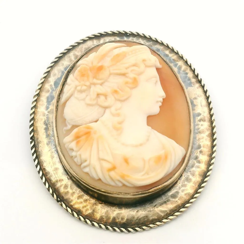 Estate Yellow Gold Tone Shell Cameo Brooch