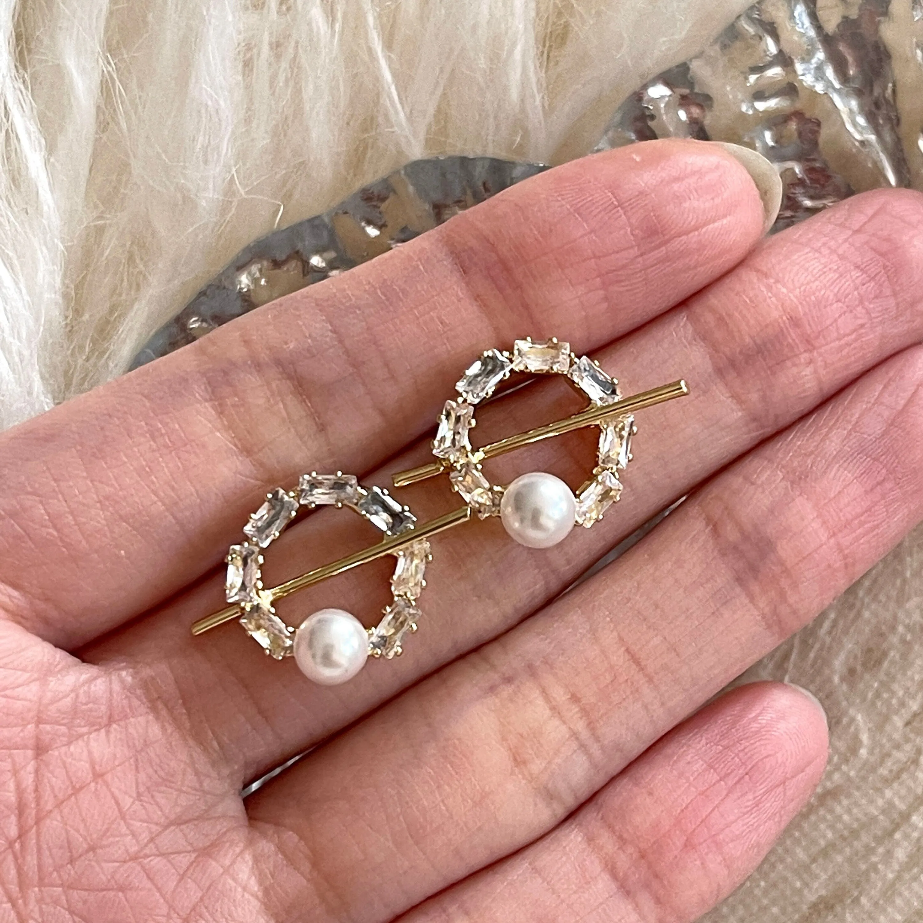 Geometric infinity loop earrings