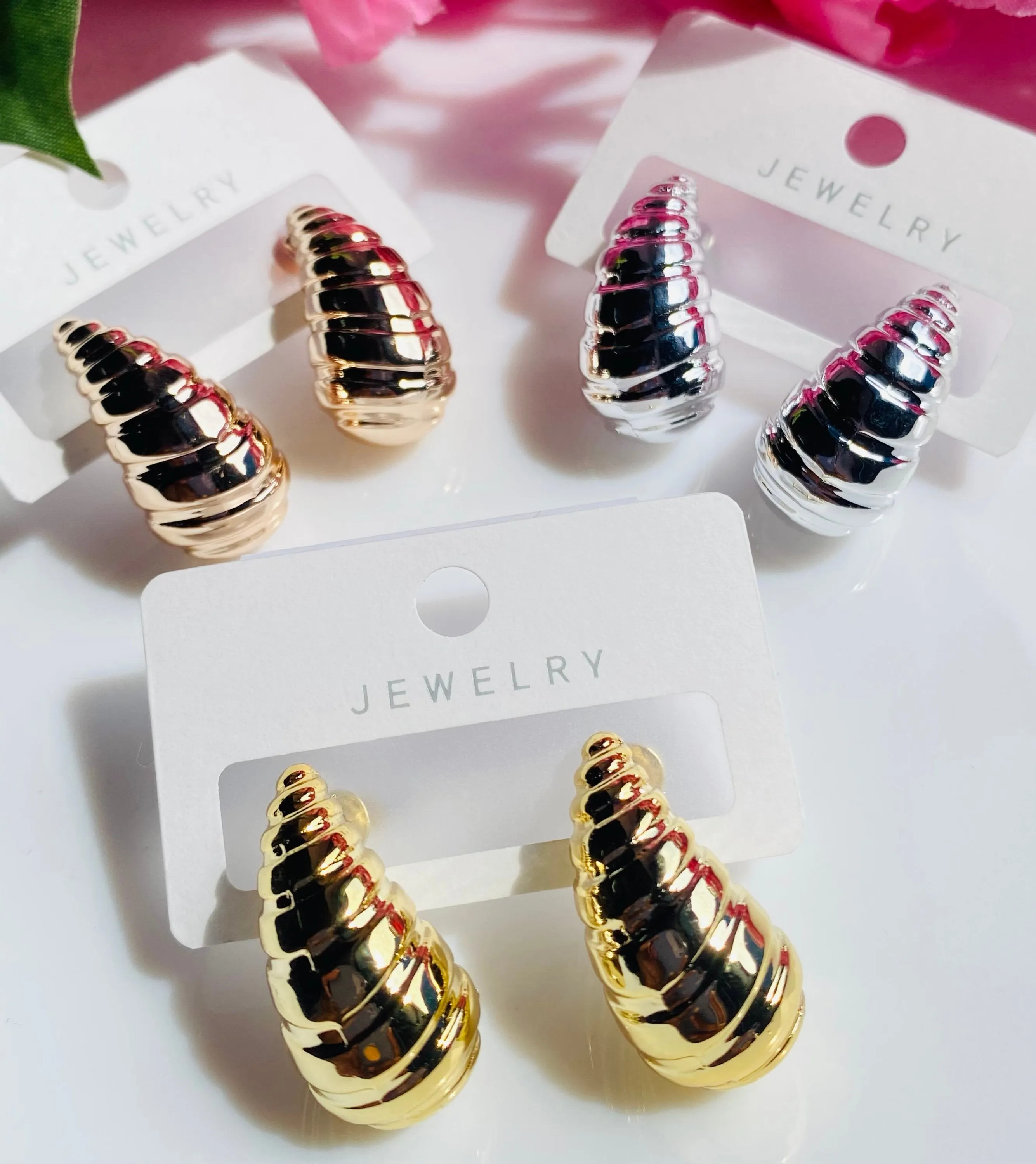 Geometric tear drop stud earrings