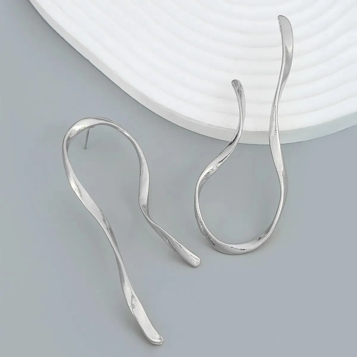 Gina Irregular U-shaped Earrings