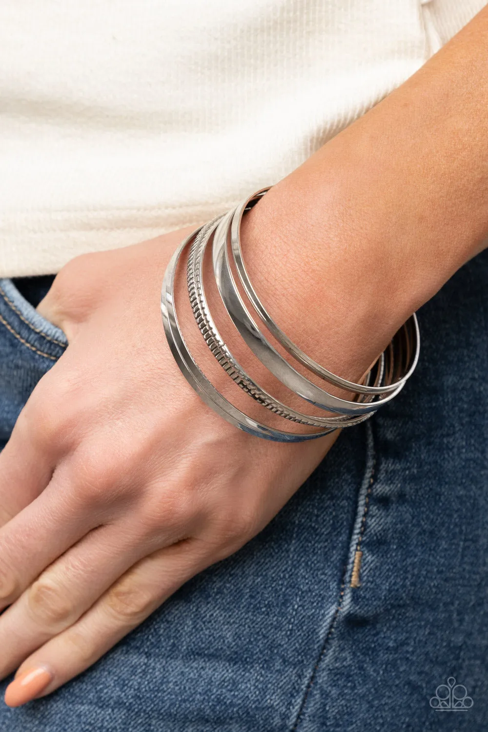 Gliding Gleam - Silver Bangle Bracelet Set