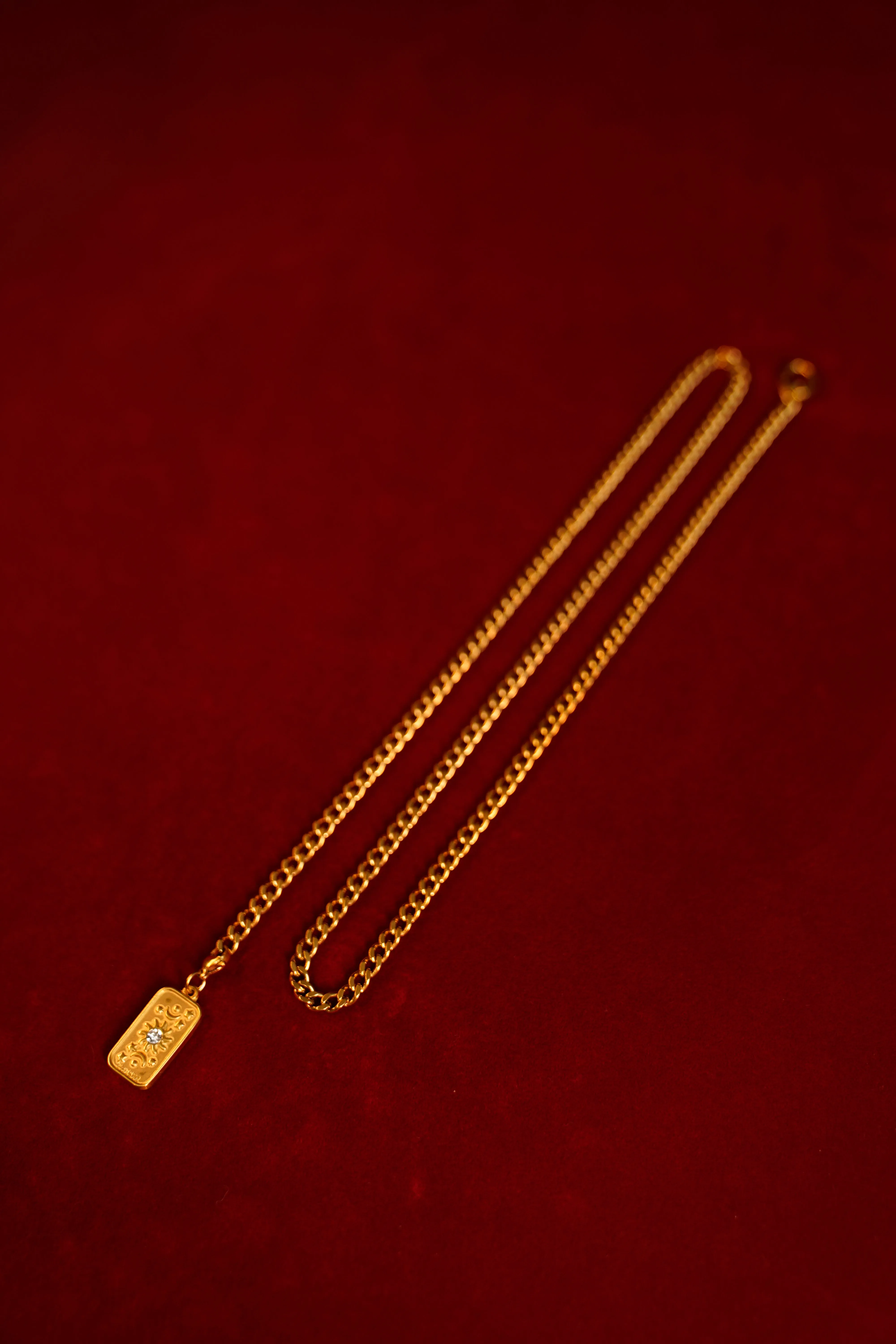 Golden Vintage Flora Couple Necklace Set