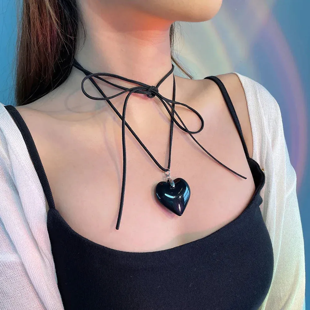 Goth Black Velvet Big Heart Pendant Choker Necklace for Women Elegant Weave Knotted Bowknot Adjustable Chain