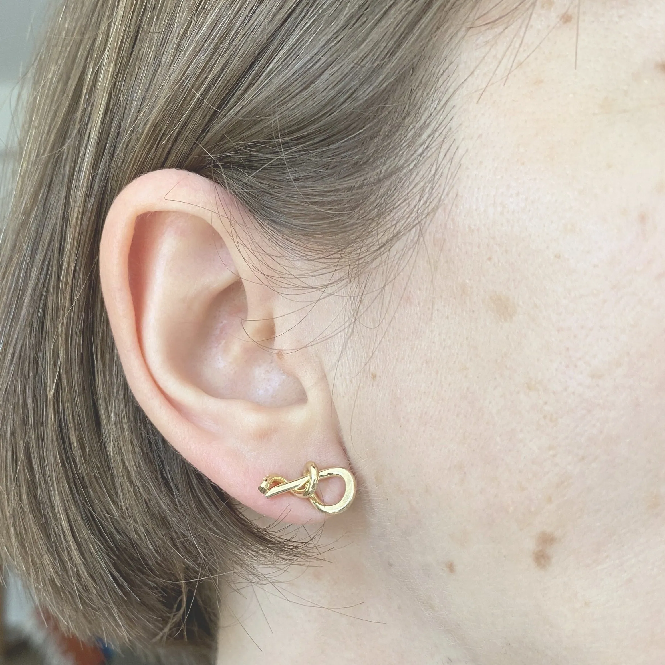 Hooked Up mini stud earrings