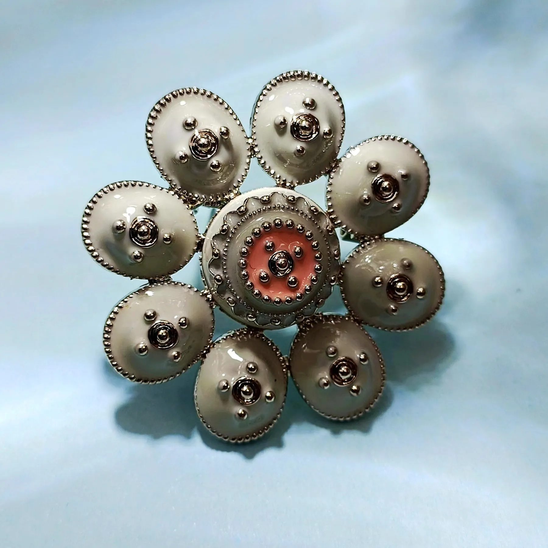 Jewelblings Elegancy Golden Beads White Enamel Round Flower Brooches Pins Decoration DIY Project Business Suit Formal Dress Gown Accessory