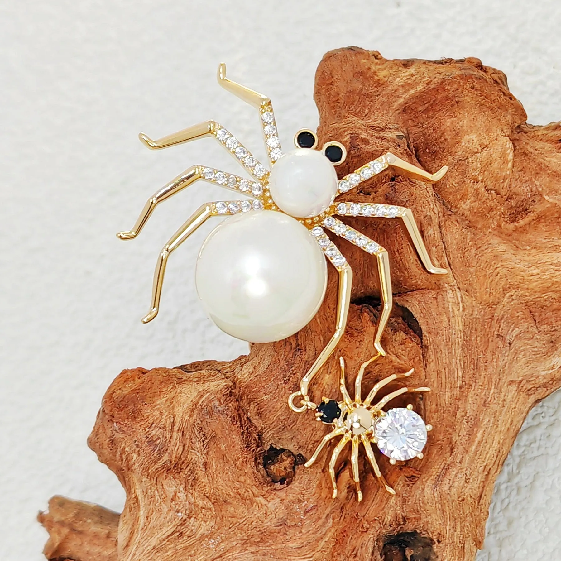 Jewelblings Stunning Designer Black Spider and White Mother of Pearl Spider Brooches and Pins Halloween Witch Costume Hat Insect Jewelry