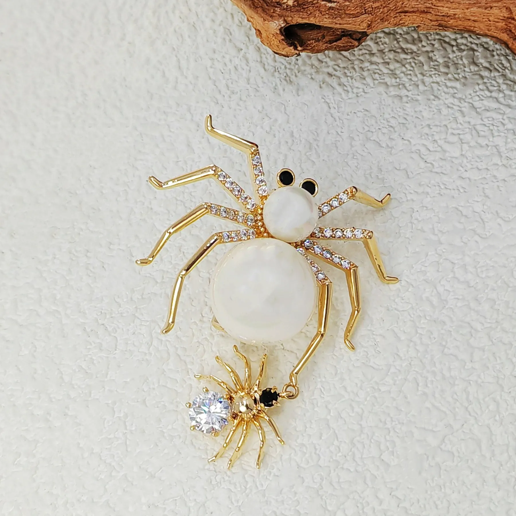 Jewelblings Stunning Designer Black Spider and White Mother of Pearl Spider Brooches and Pins Halloween Witch Costume Hat Insect Jewelry