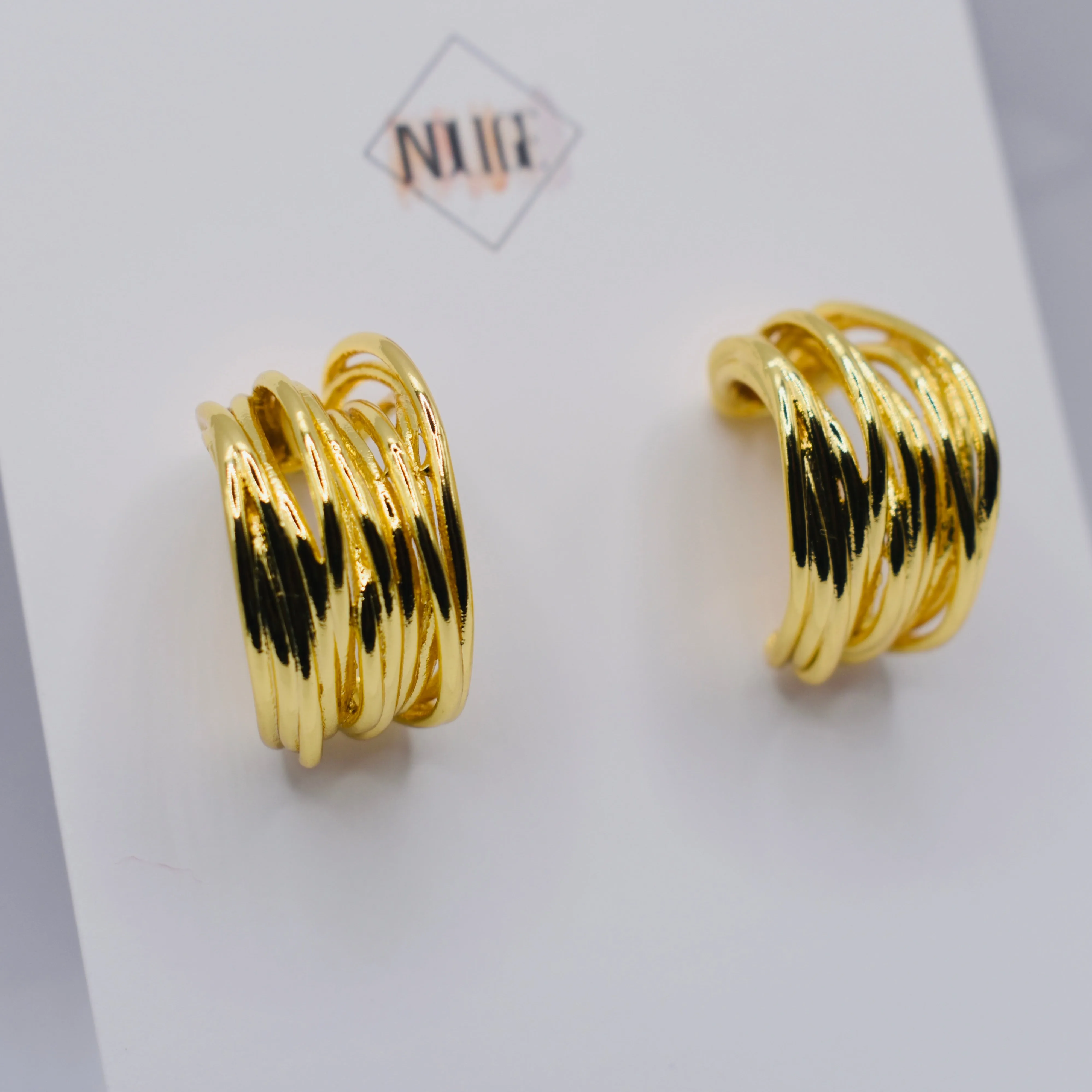 Linear Lined C-Shaped Hoop Earrings