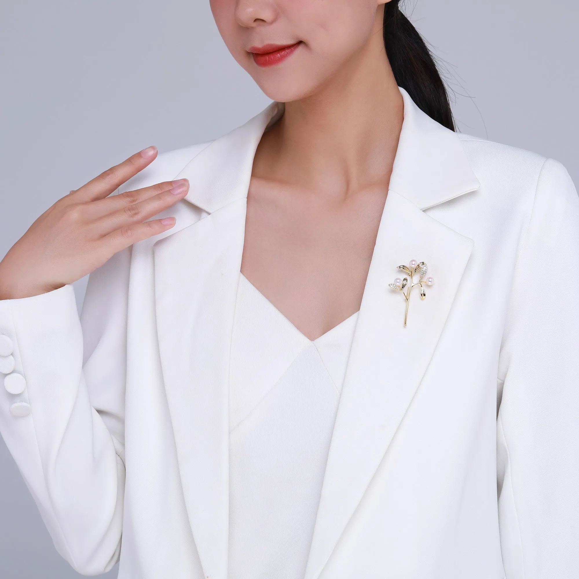Nature Pearl Brooch