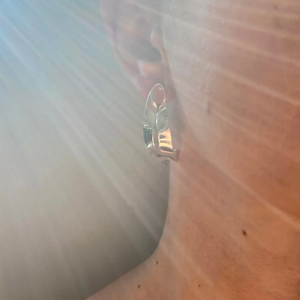 Ribbons hoop earring