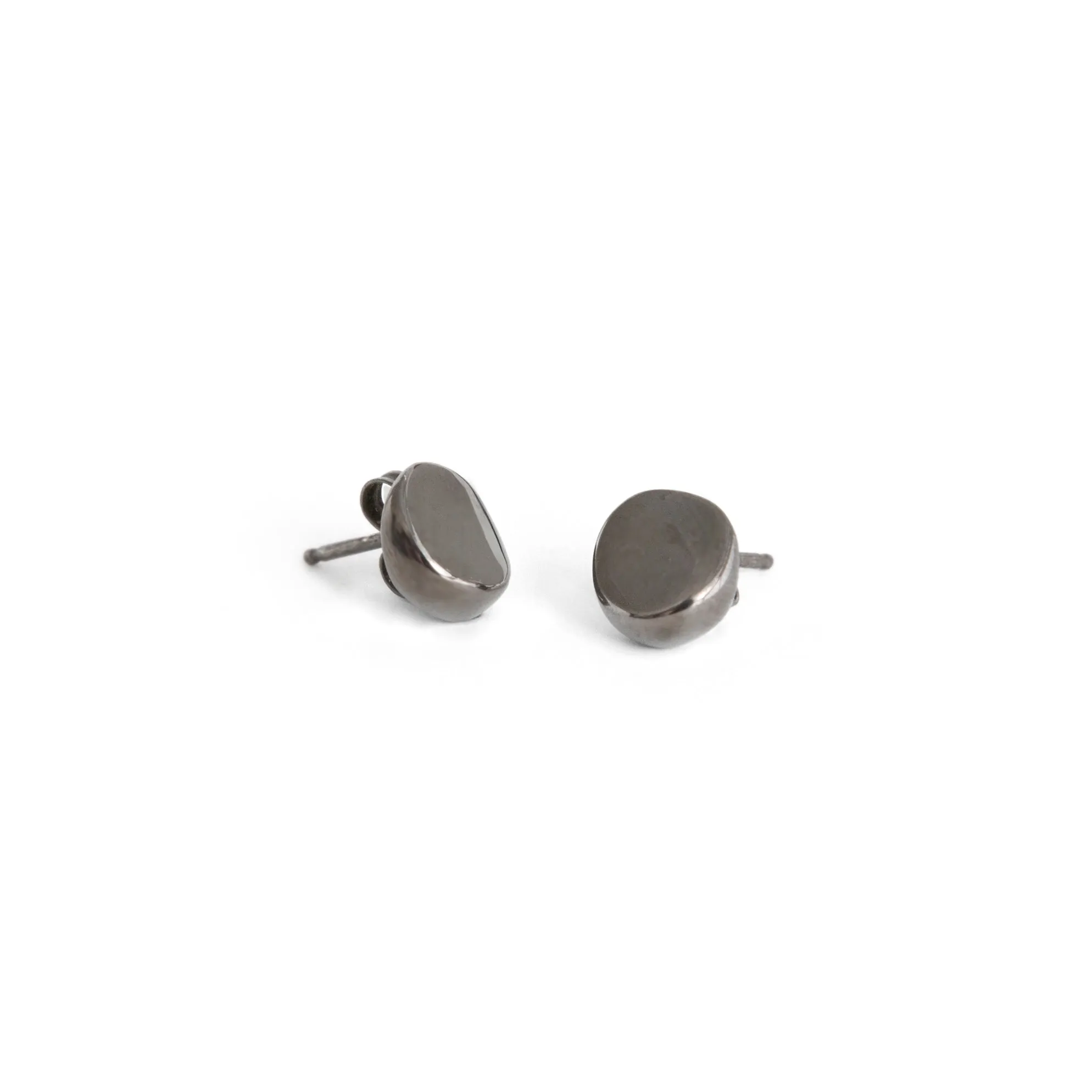 round wedge studs