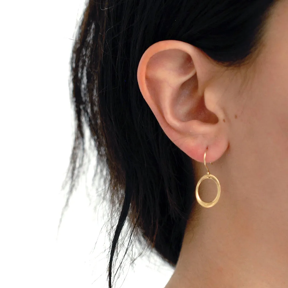 small rounded oculus earrings