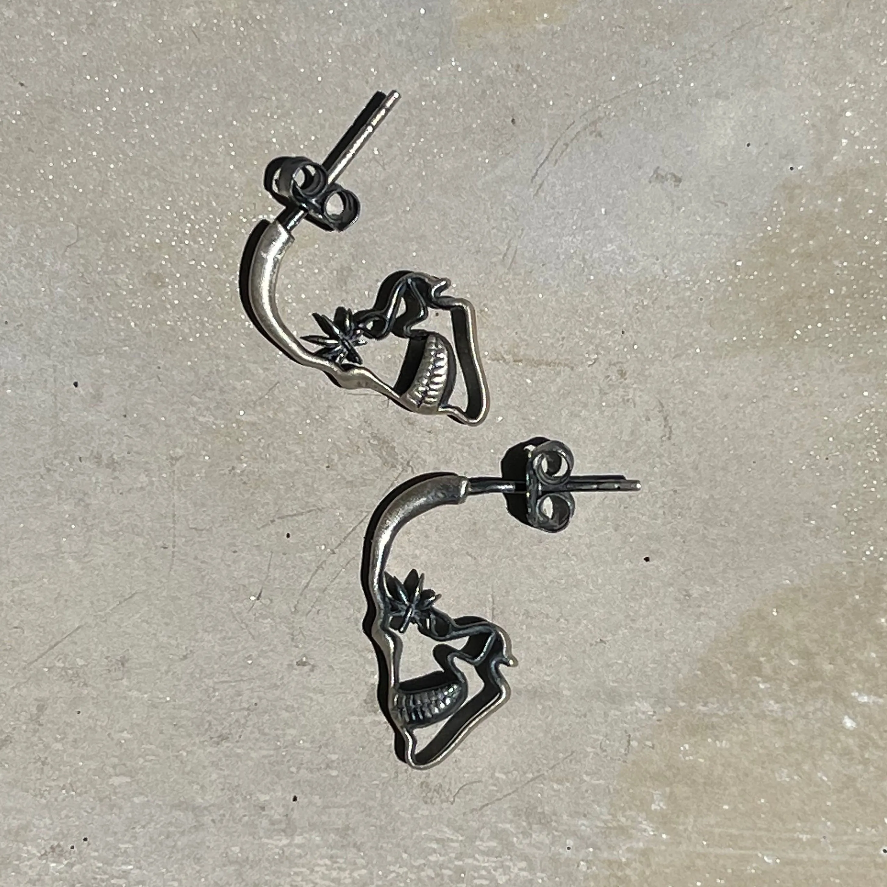 Stoned Skully Earrings