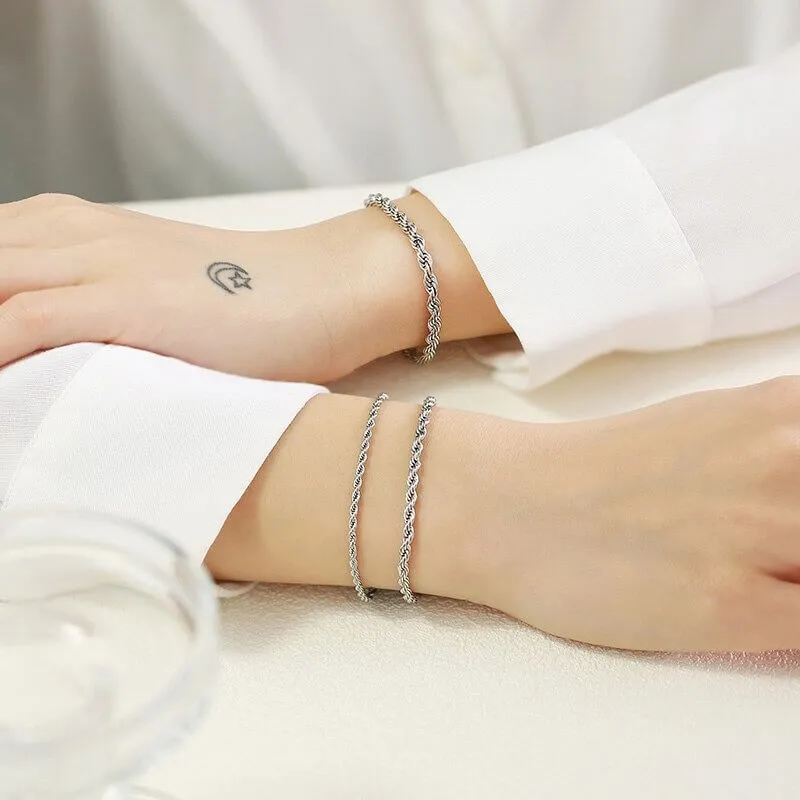 Sune Twirl Minimalist Bracelet