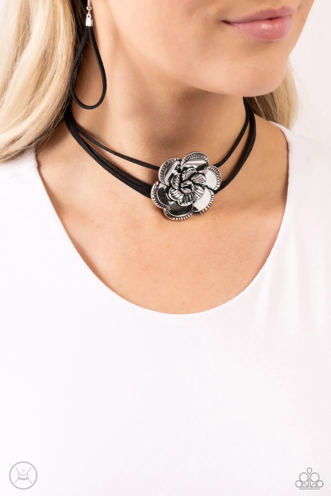 Textured Tapestry -  Black Choker Necklace