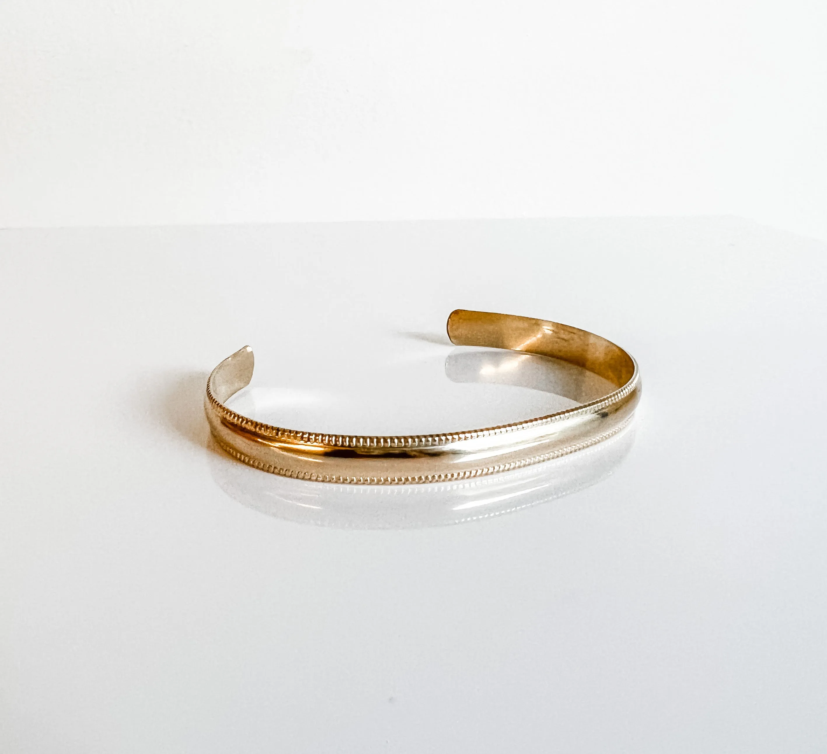 THICK CUFF with beaded detail