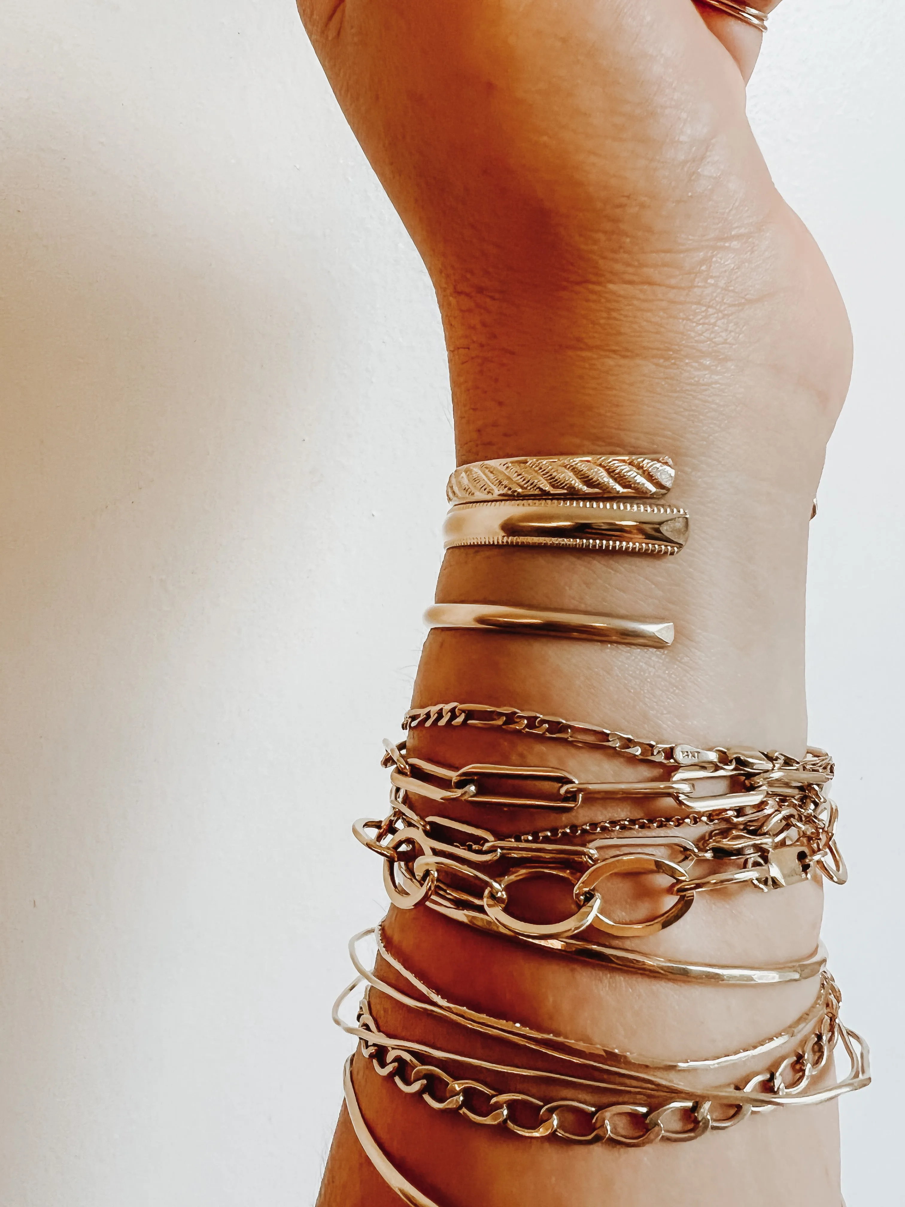 THICK CUFF with beaded detail