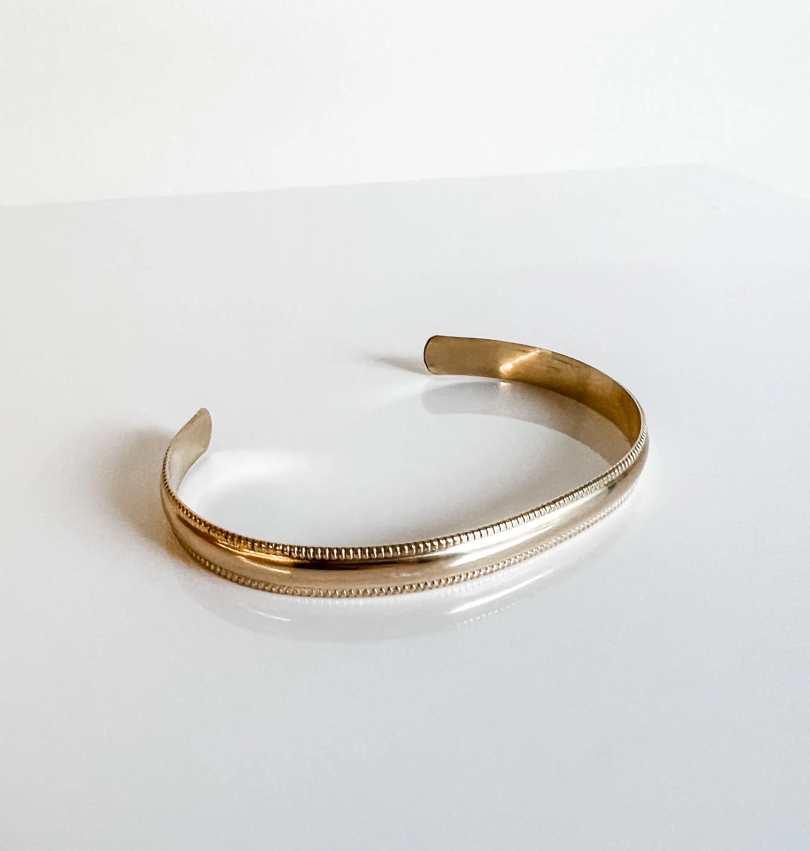 THICK CUFF with beaded detail