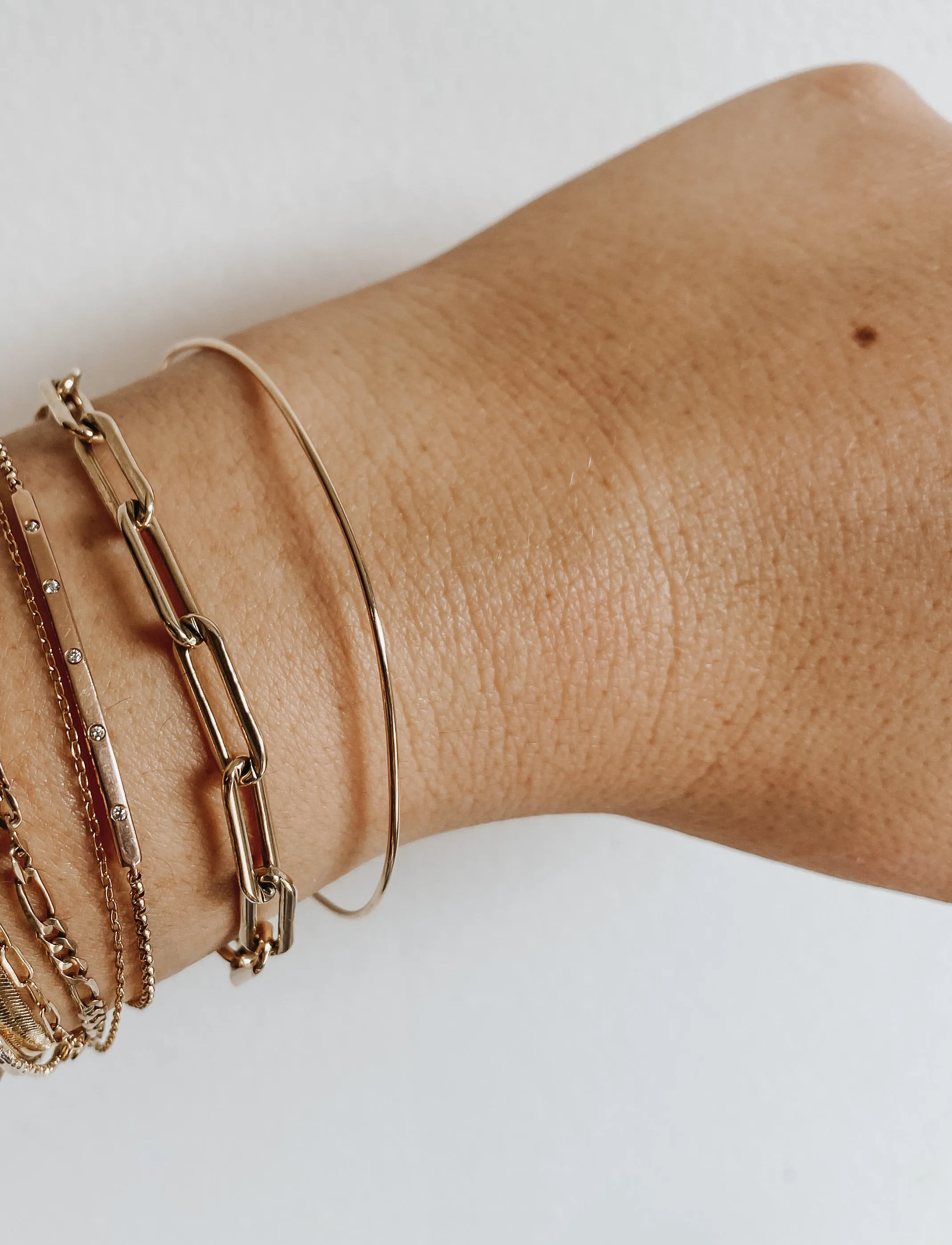 THIN SMOOTH BANGLE
