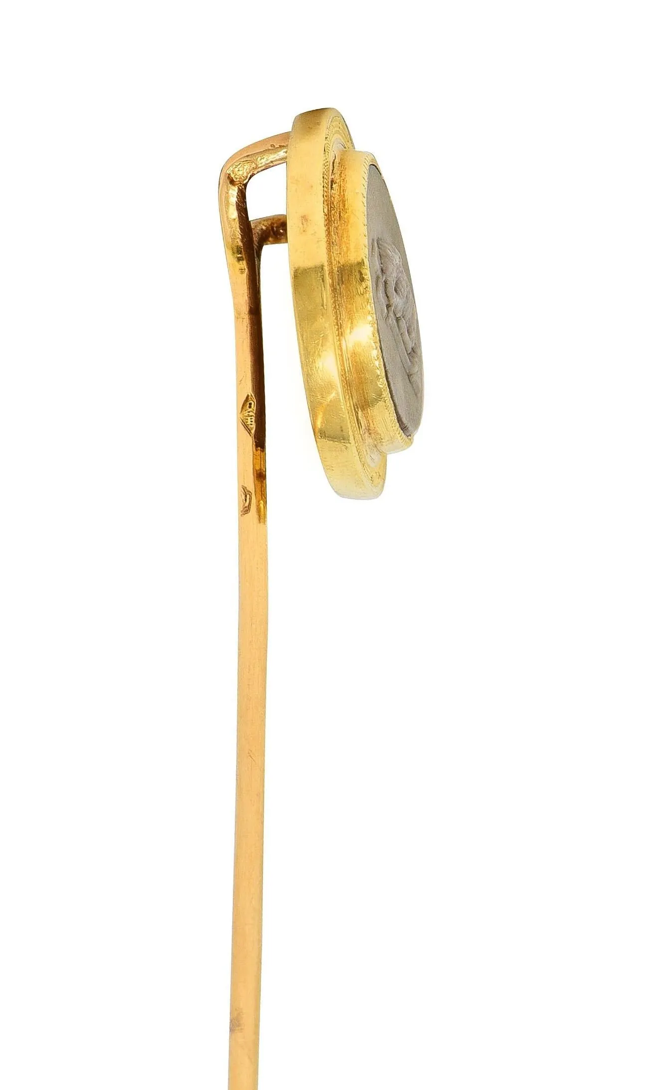 Victorian Etruscan Revival Agate 18 Karat Yellow Gold Lamb Animal Antique Cameo Stickpin