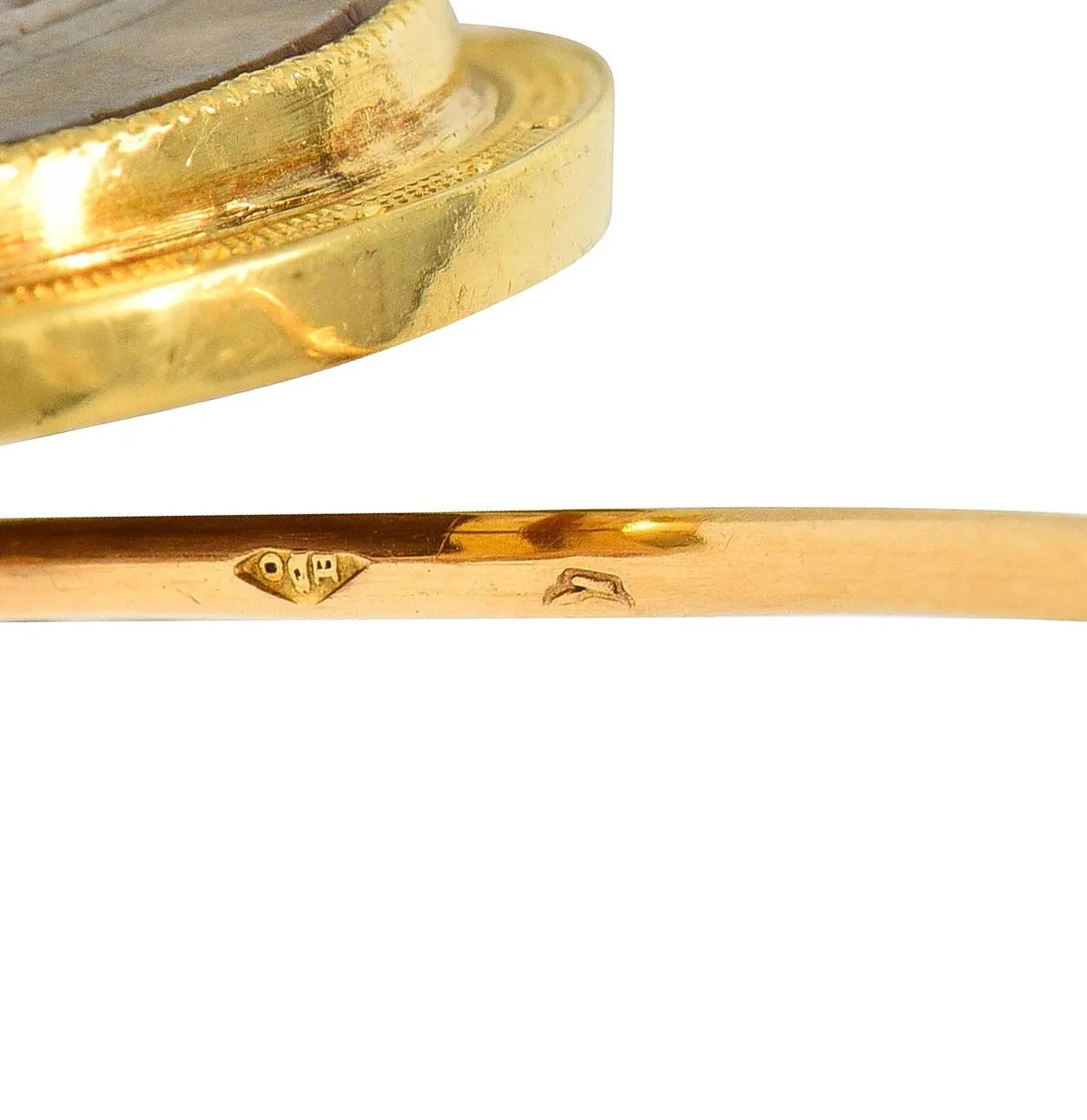 Victorian Etruscan Revival Agate 18 Karat Yellow Gold Lamb Animal Antique Cameo Stickpin