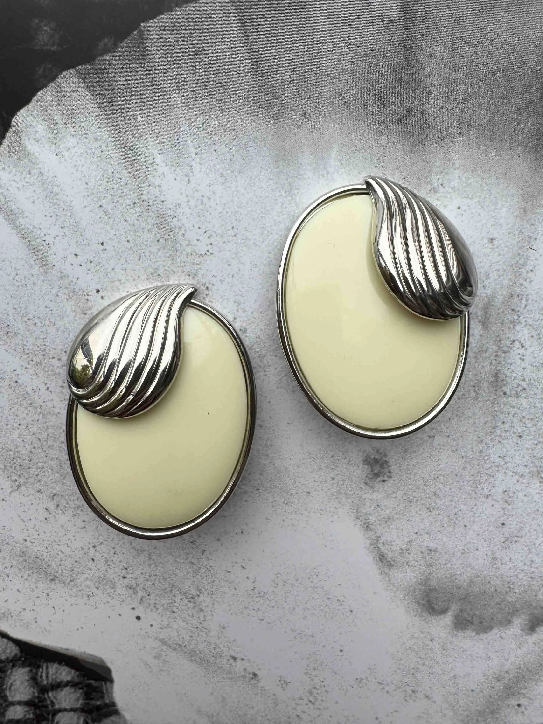 Vintage Ivory & Silver Clip-On Earrings – 1980s Sculptural Glam