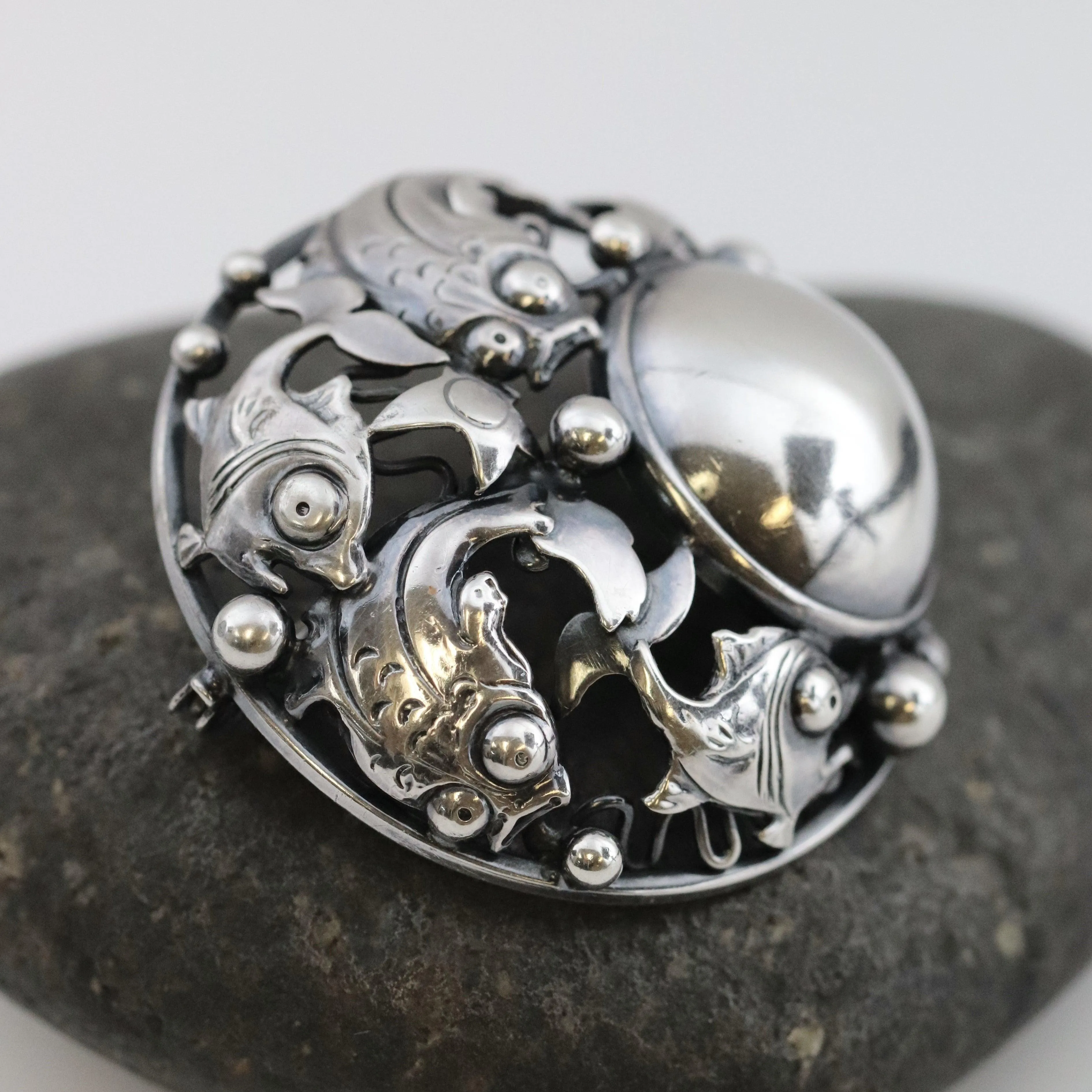 Vintage N E From Jewelry | Niels Erik Round Cabochon Fish Brooch